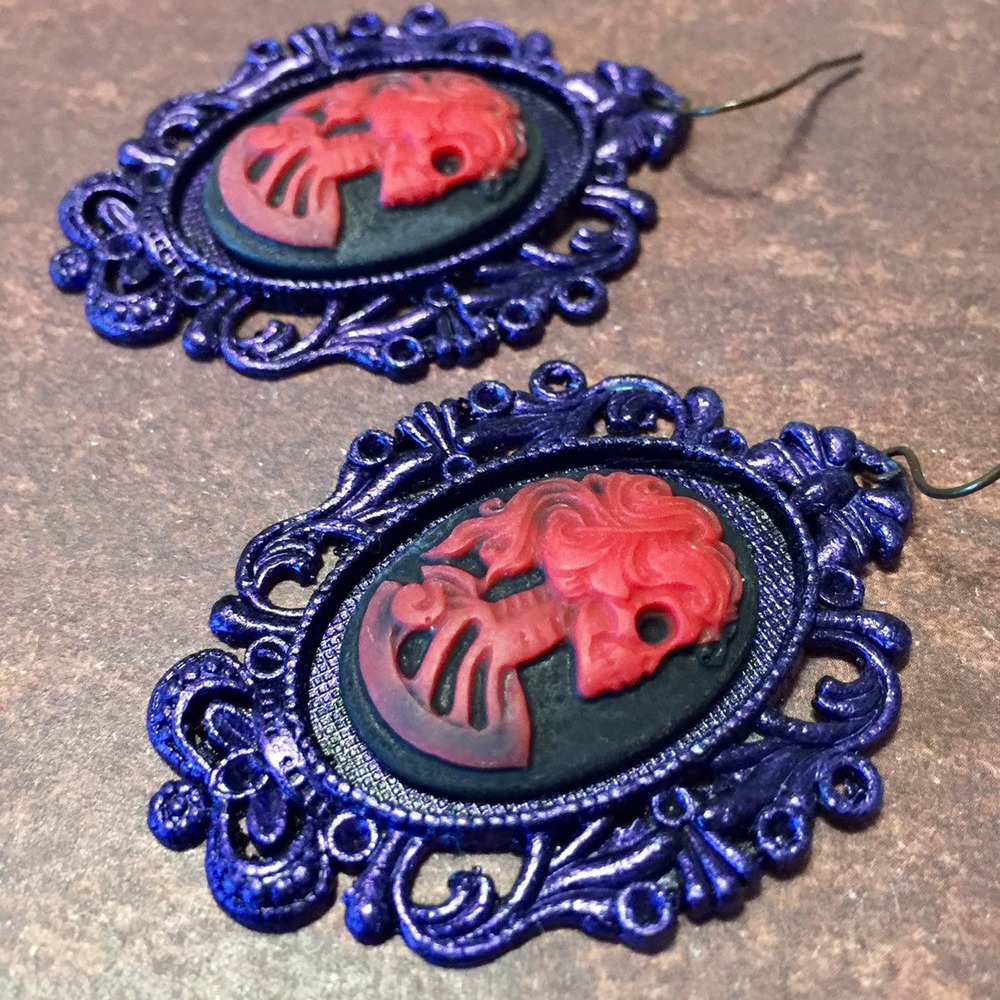 Handmade gothic lolita skull purple earrings - Picture 2 of 10
